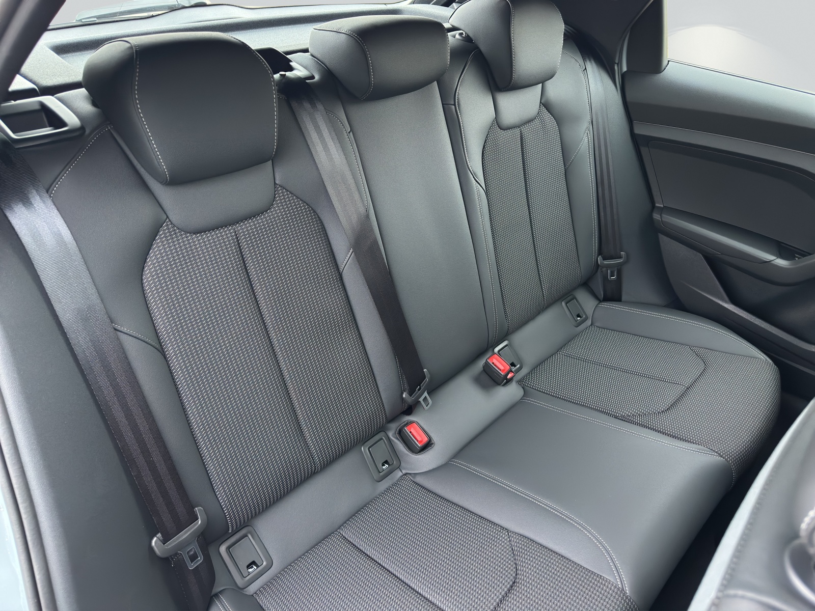 AUDI A1 Sportback 30 TFSI Attraction S-tronic-image-8