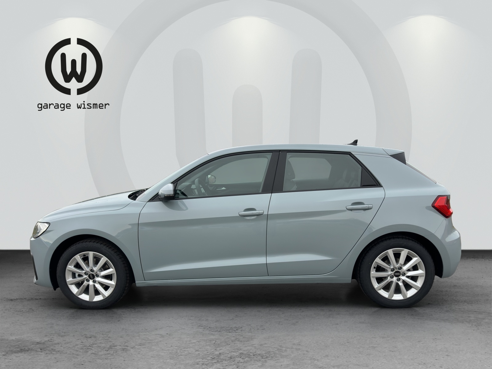 AUDI A1 Sportback 30 TFSI Attraction S-tronic-image-1
