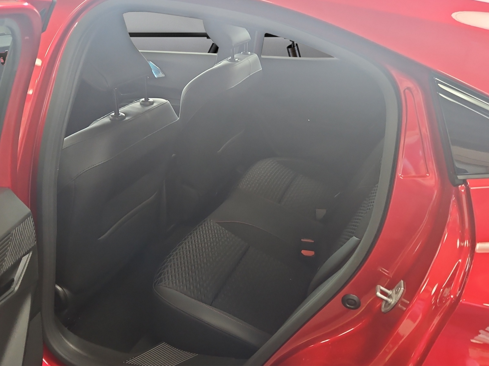 RENAULT Clio 1.8 E-Tech Techno-image-10