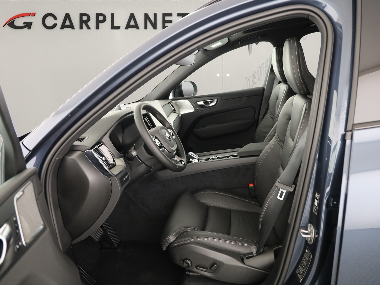 VOLVO XC60 2.0 T6 TE Black Edition eAWD-image-8