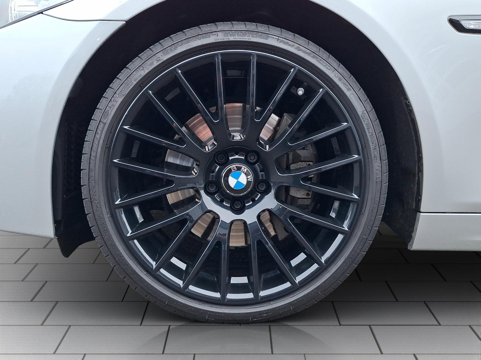 BMW 535d Touring-image-15