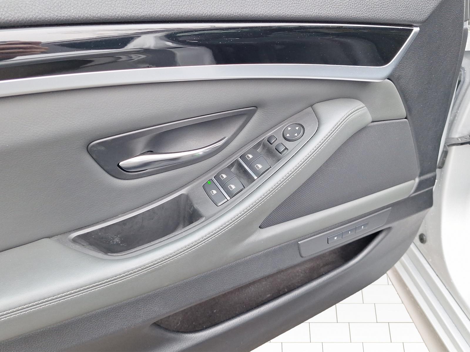 BMW 535d Touring-image-9