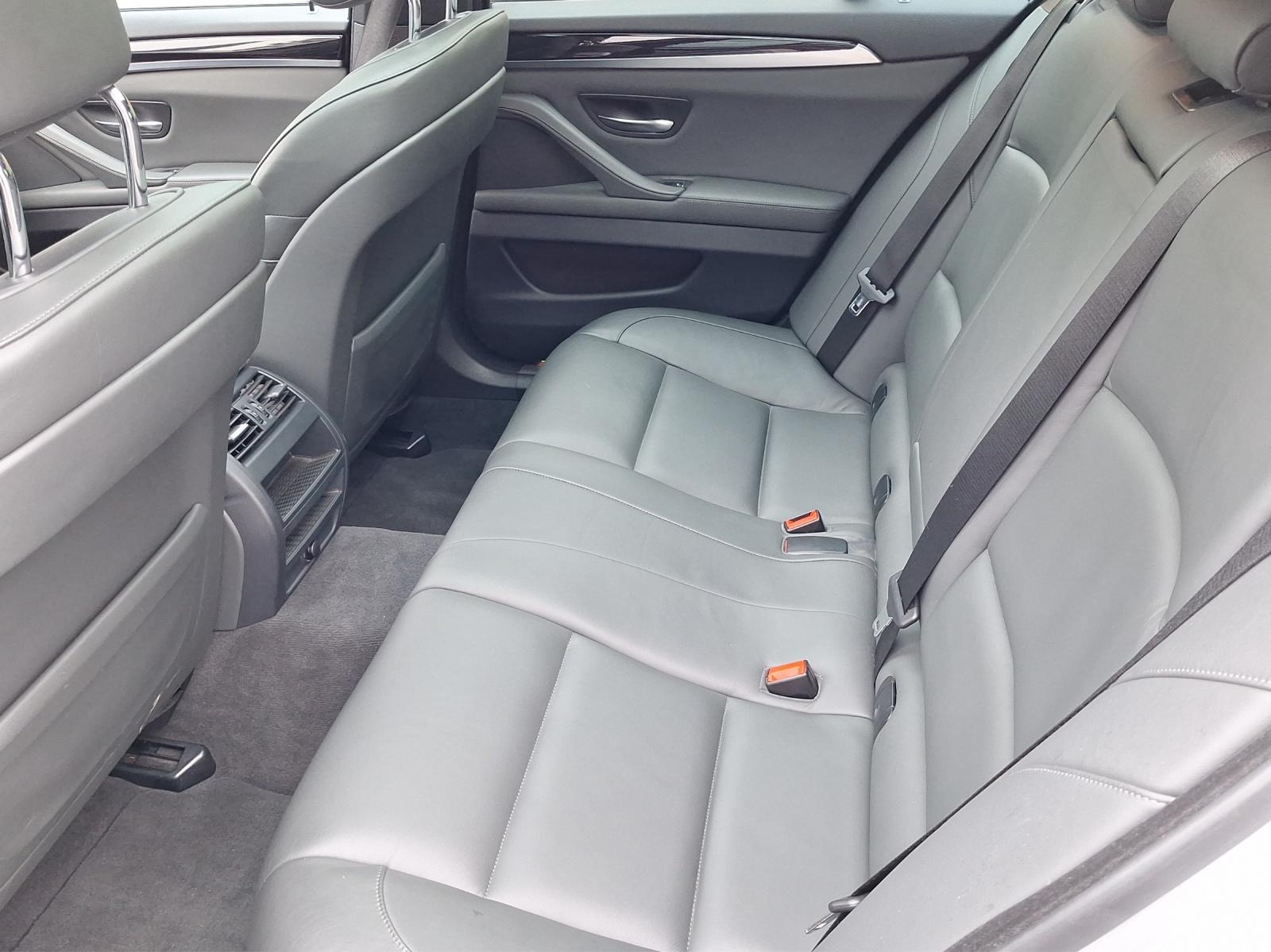 BMW 535d Touring-image-11