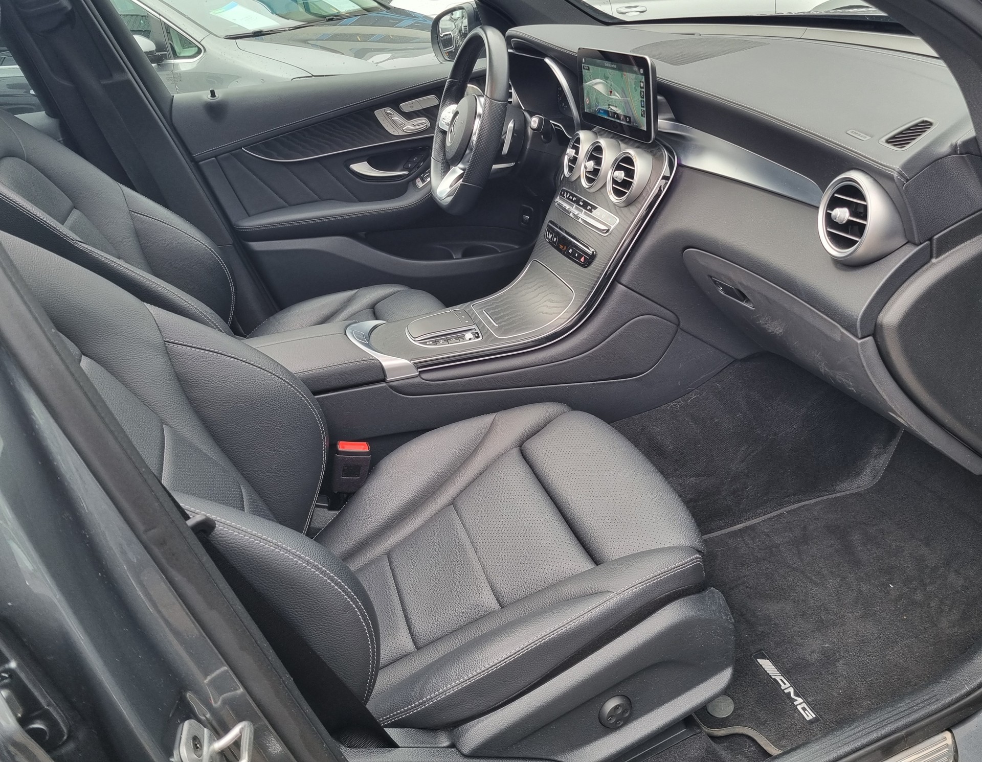 MERCEDES-BENZ GLC 300 d AMG Line Plus 4Matic 9G-Tronic-image-11