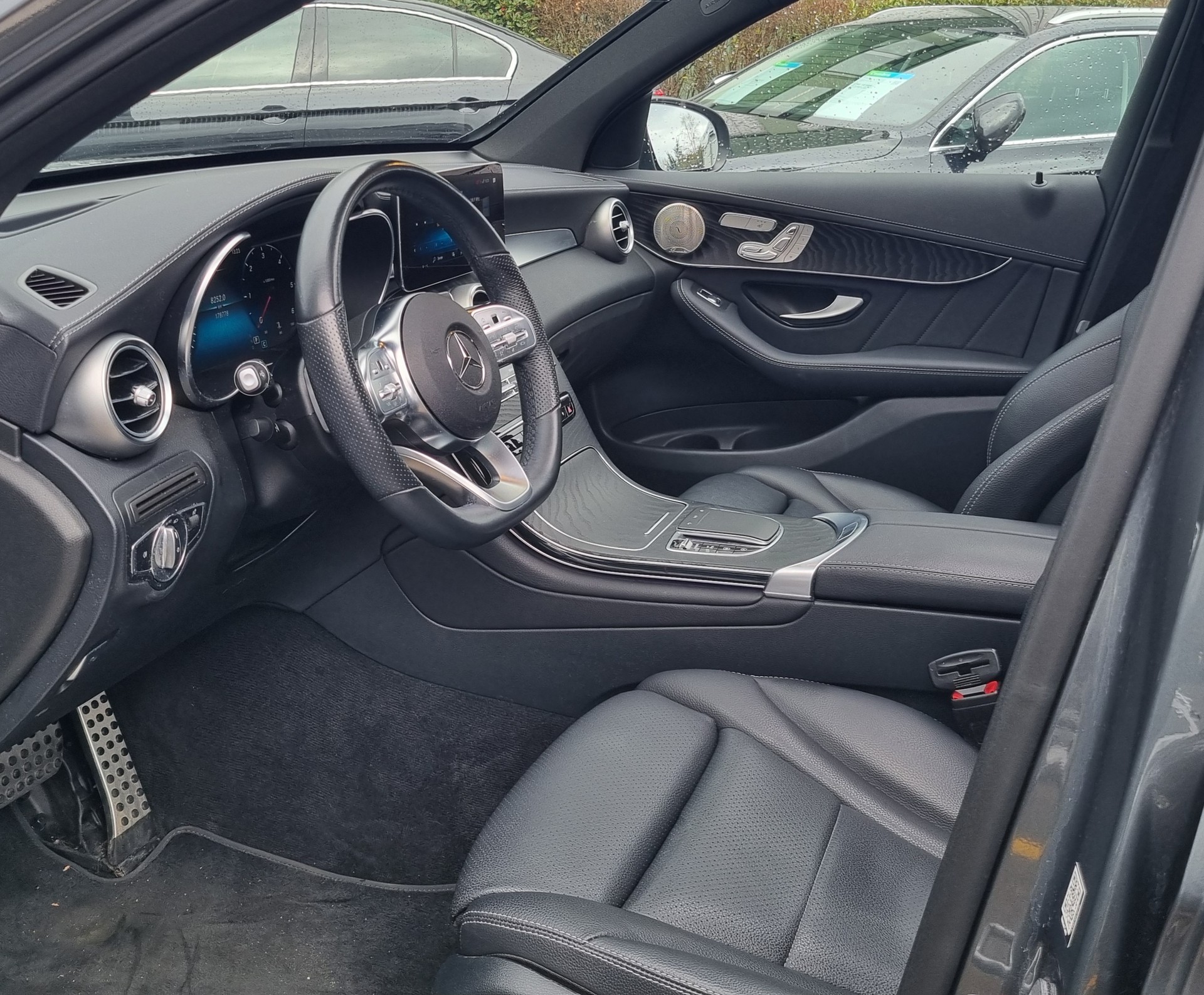 MERCEDES-BENZ GLC 300 d AMG Line Plus 4Matic 9G-Tronic-image-5