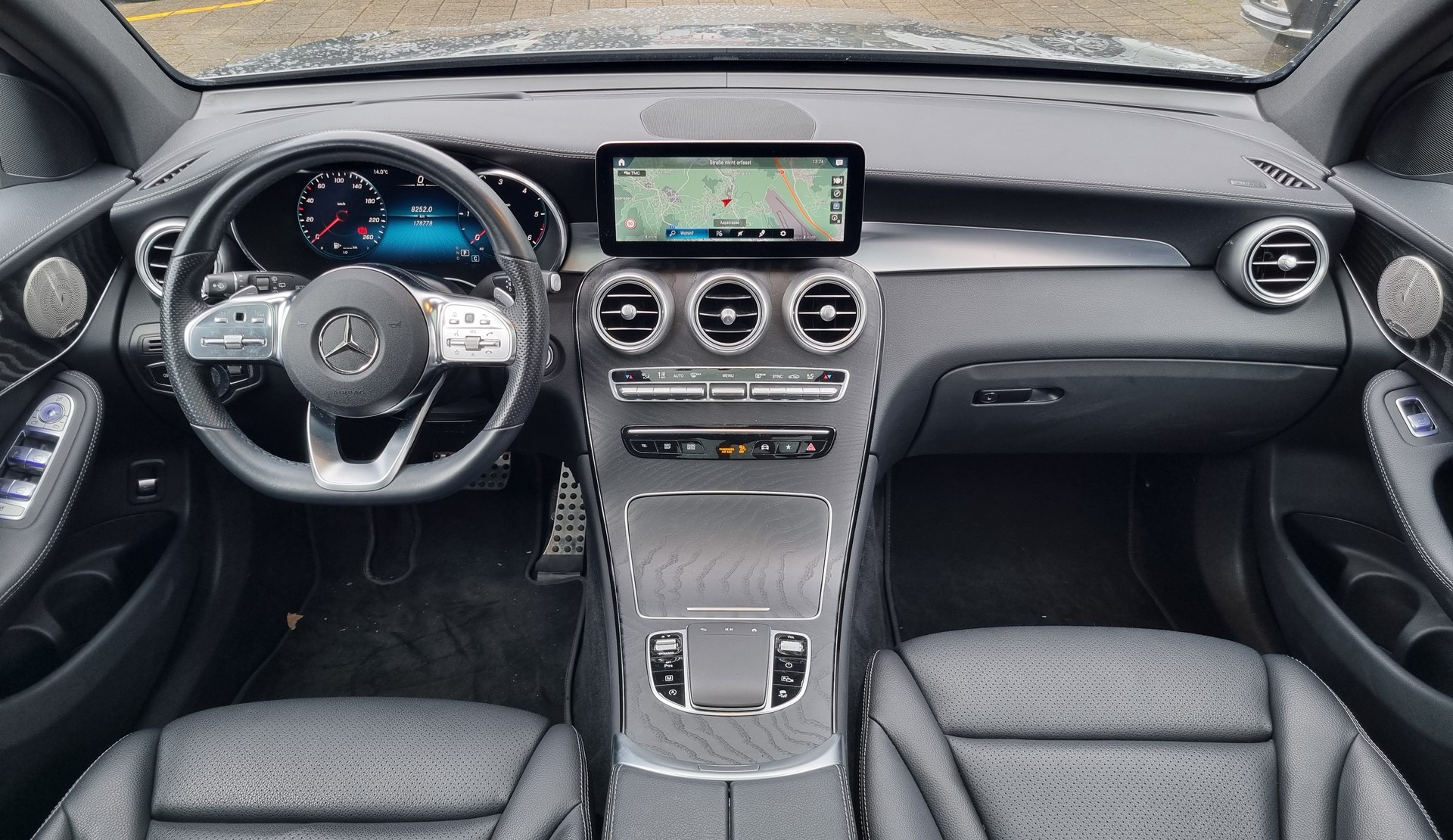 MERCEDES-BENZ GLC 300 d AMG Line Plus 4Matic 9G-Tronic-image-13