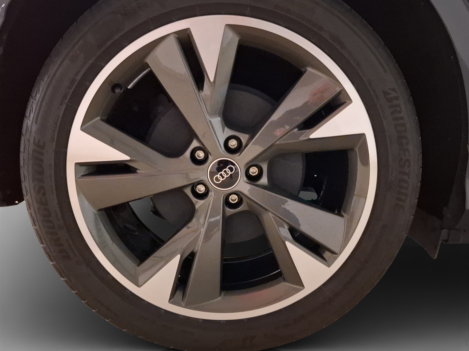 AUDI Q4 e-tron 50 quattro-image-15