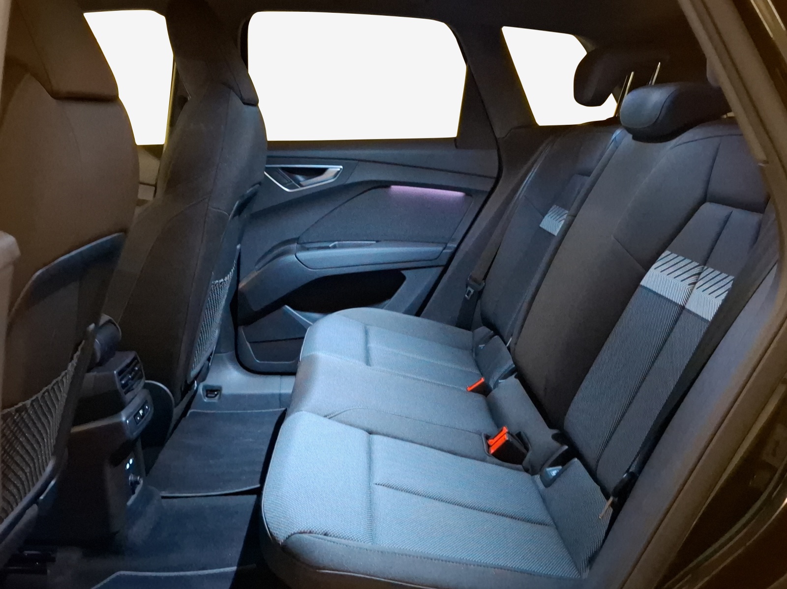 AUDI Q4 e-tron 50 quattro-image-12