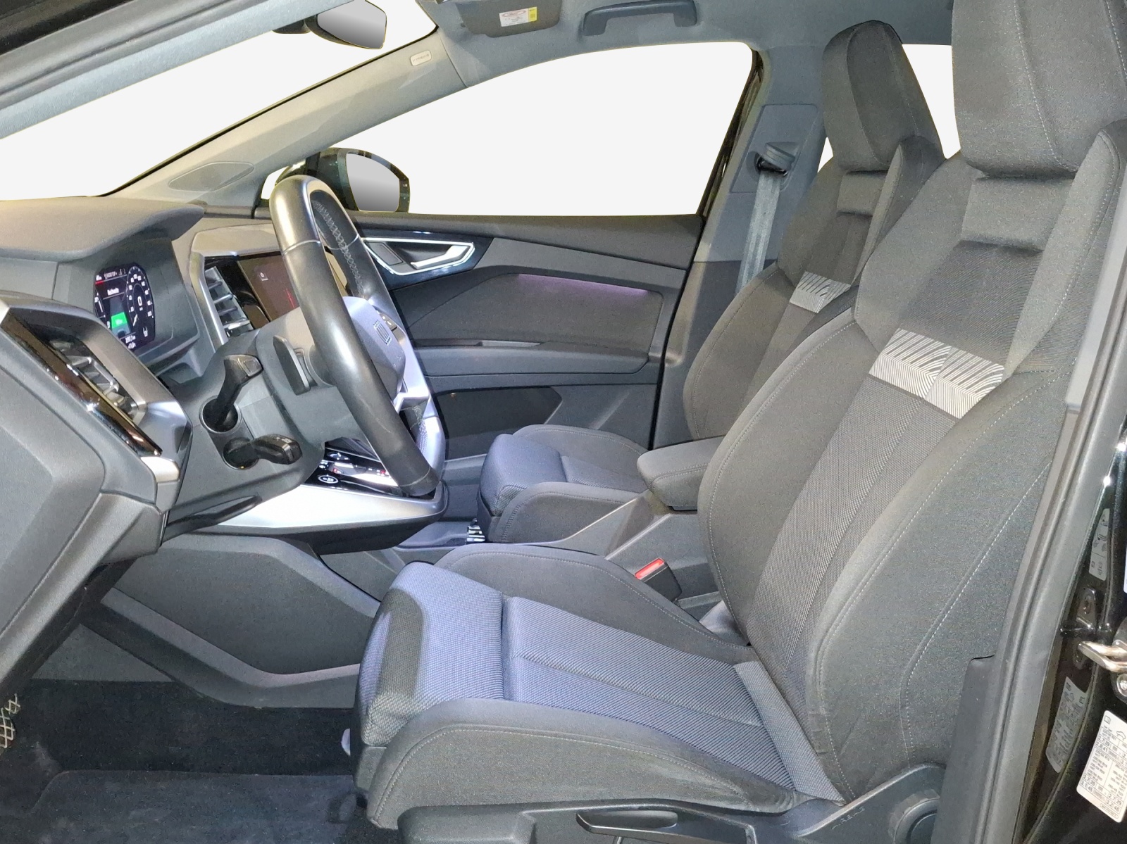 AUDI Q4 e-tron 50 quattro-image-8