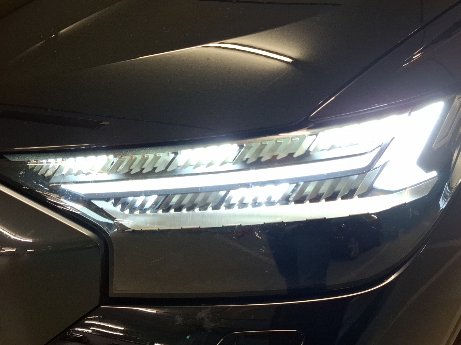 AUDI Q4 e-tron 50 quattro-image-16