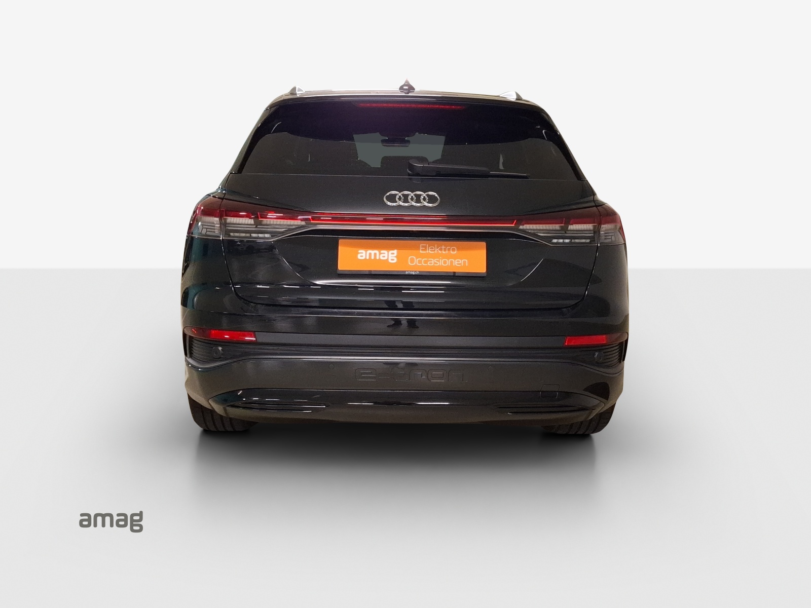 AUDI Q4 e-tron 50 quattro-image-4
