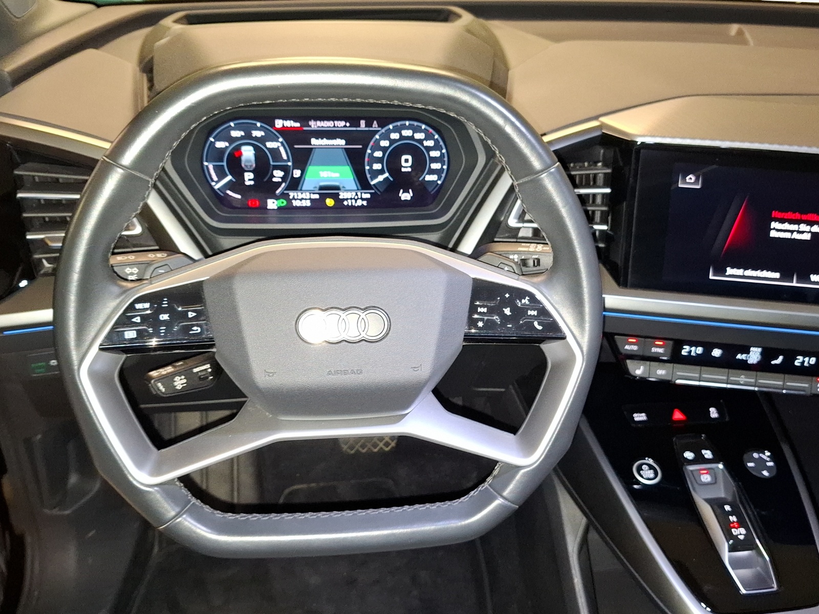 AUDI Q4 e-tron 50 quattro-image-10