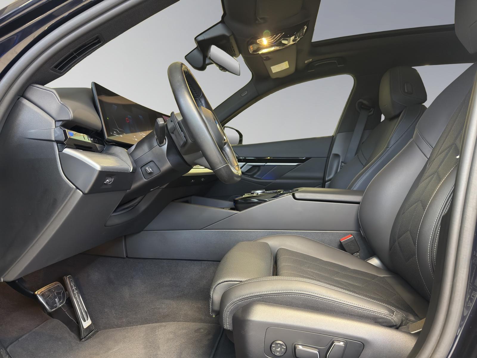 BMW 520d xDrive Touring M-SportPaket-image-14
