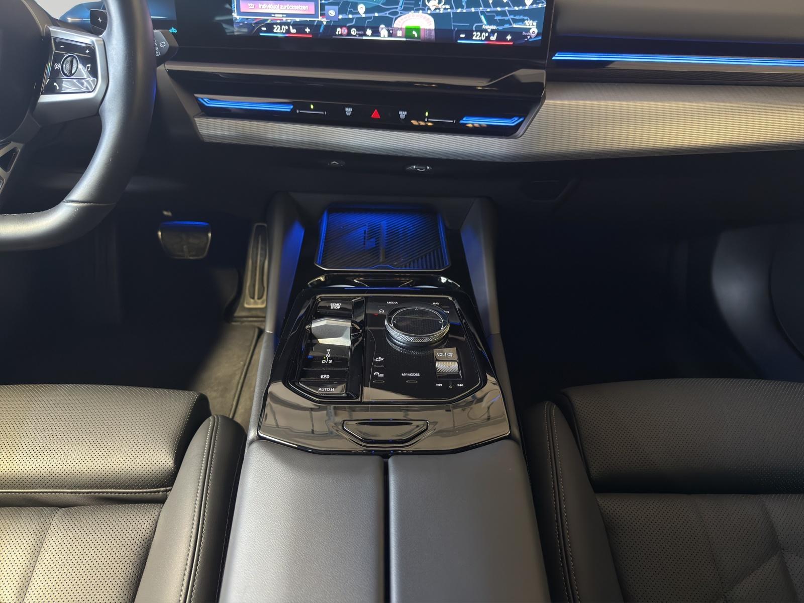 BMW 520d xDrive Touring M-SportPaket-image-12