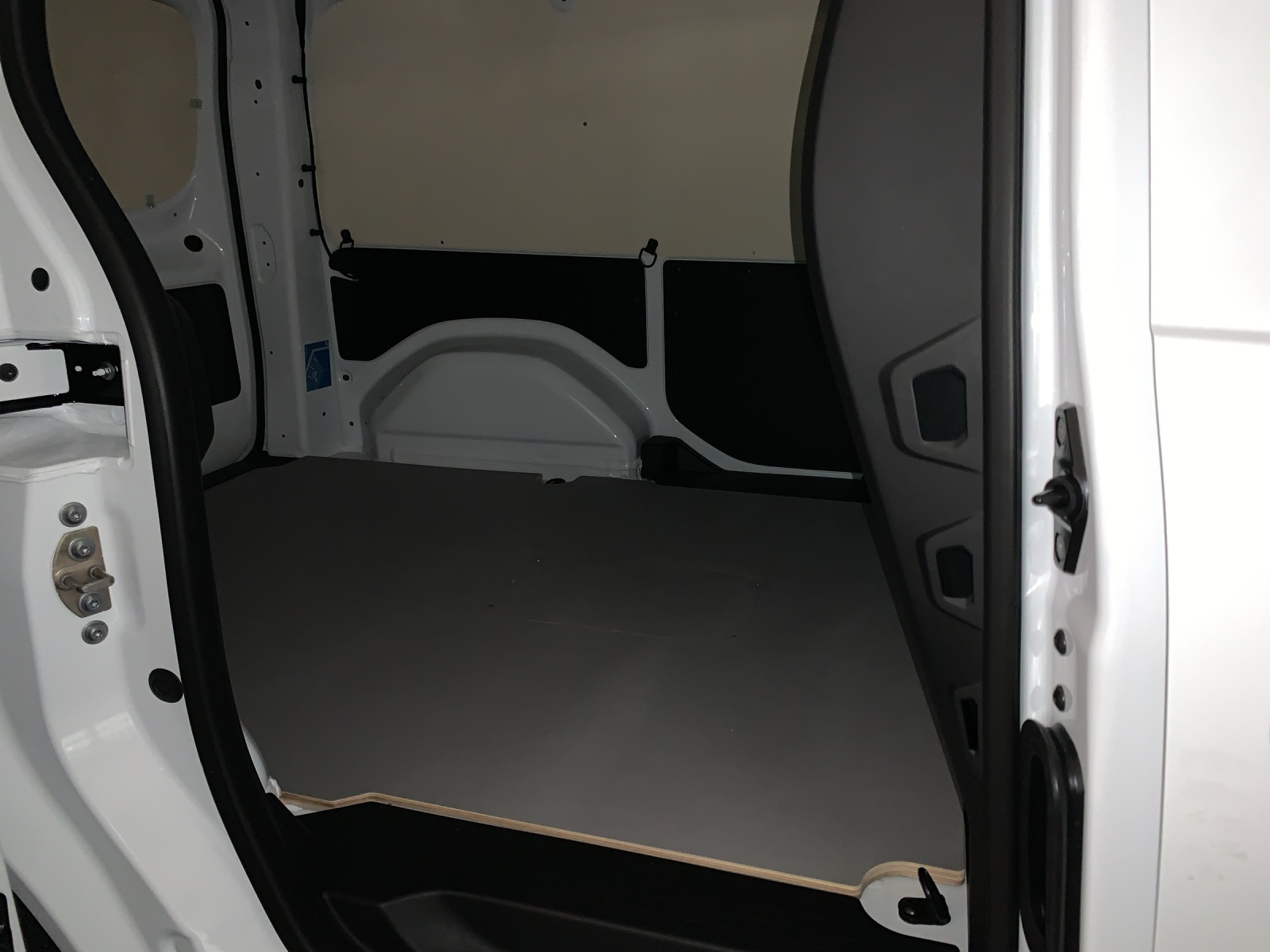 MERCEDES-BENZ eCitan 45kWh Pro-image-6