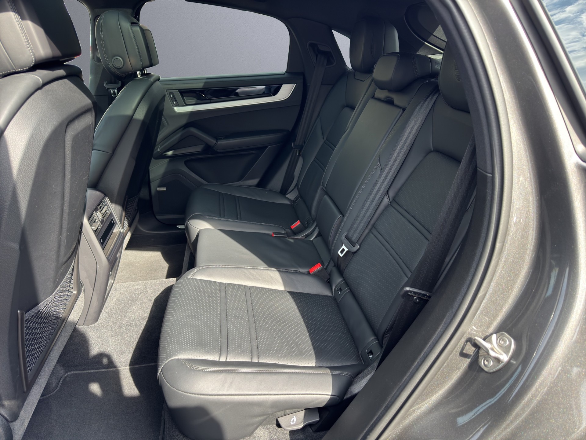 PORSCHE Cayenne S Coupé E-Hybrid Tiptronic-image-16