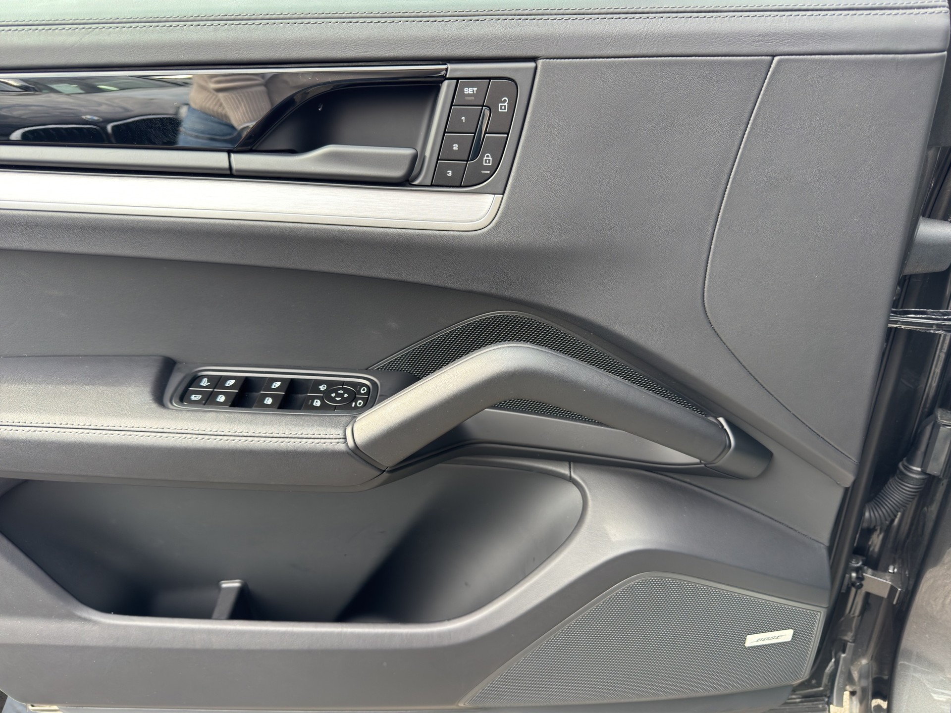 PORSCHE Cayenne S Coupé E-Hybrid Tiptronic-image-9