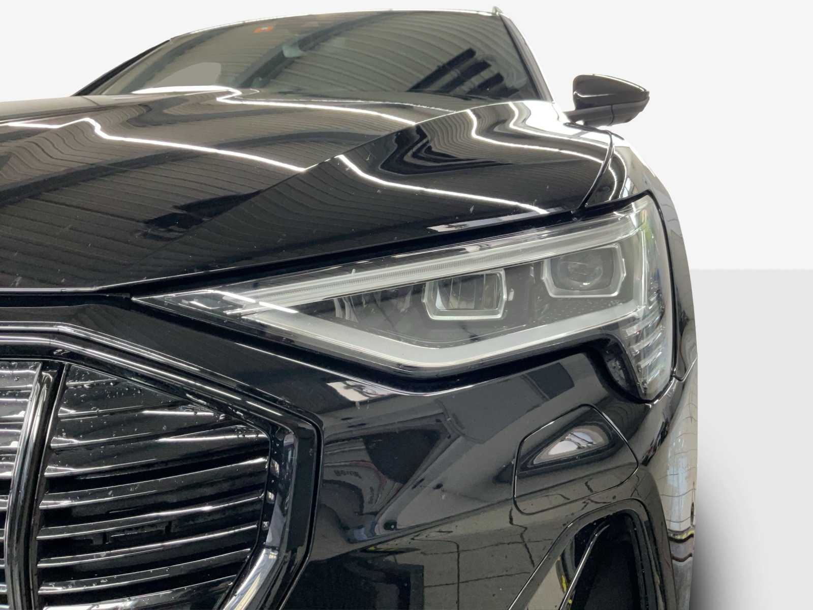 AUDI e-tron 55 S Line Black Edition quattro-image-15