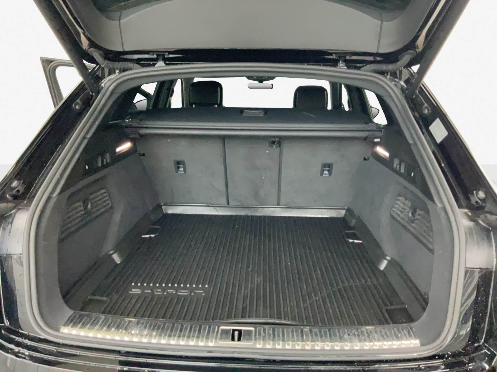 AUDI e-tron 55 S Line Black Edition quattro-image-12