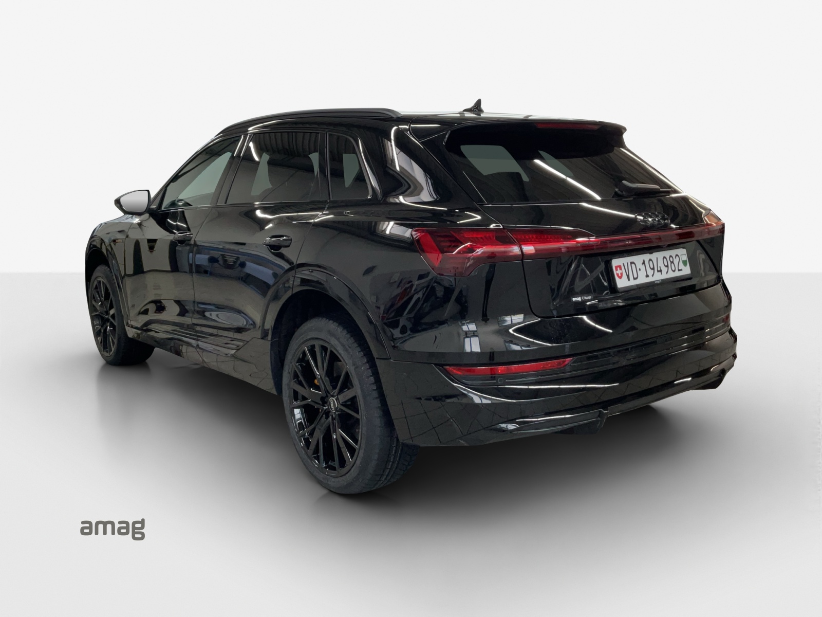 AUDI e-tron 55 S Line Black Edition quattro-image-2