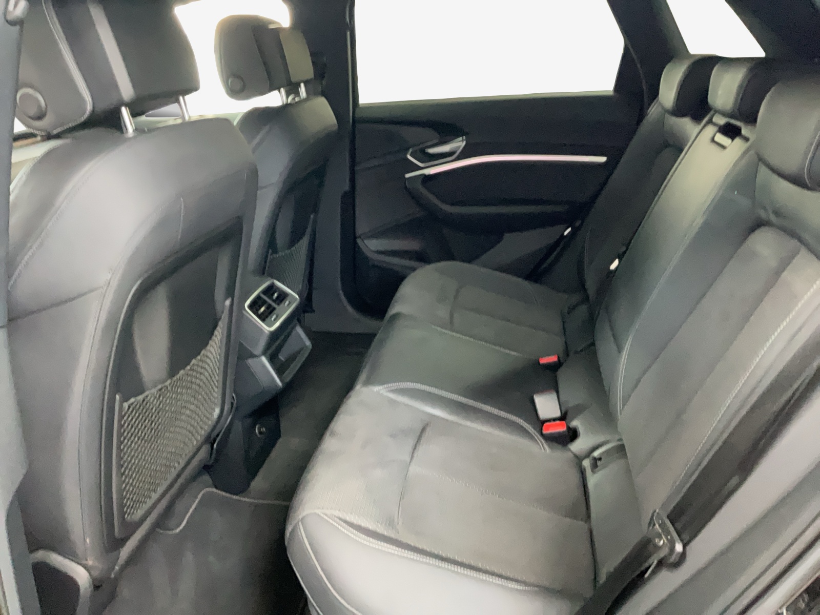 AUDI e-tron 55 S Line Black Edition quattro-image-11