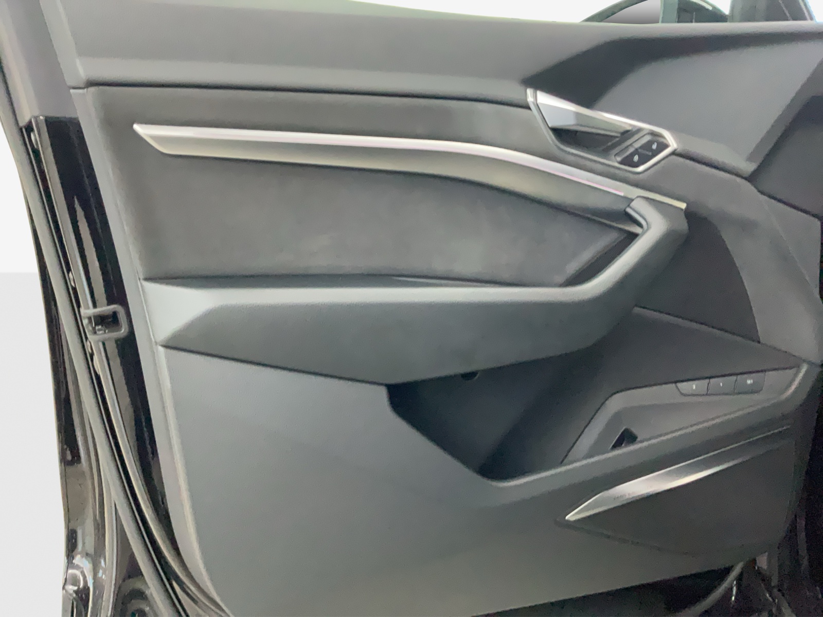 AUDI e-tron 55 S Line Black Edition quattro-image-14