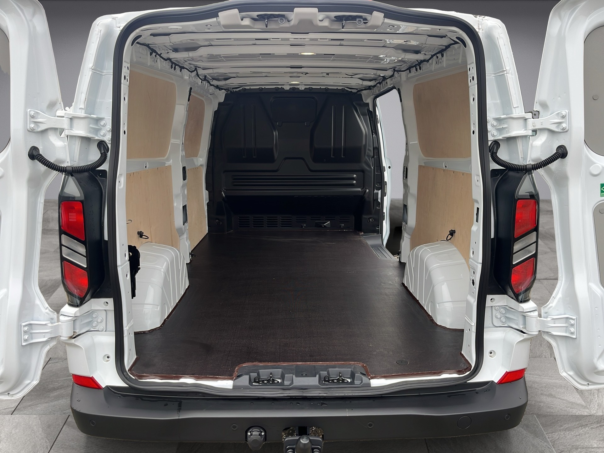 FORD Transit Custom Van 320 L2H1 Trend Automat 4x4-image-9
