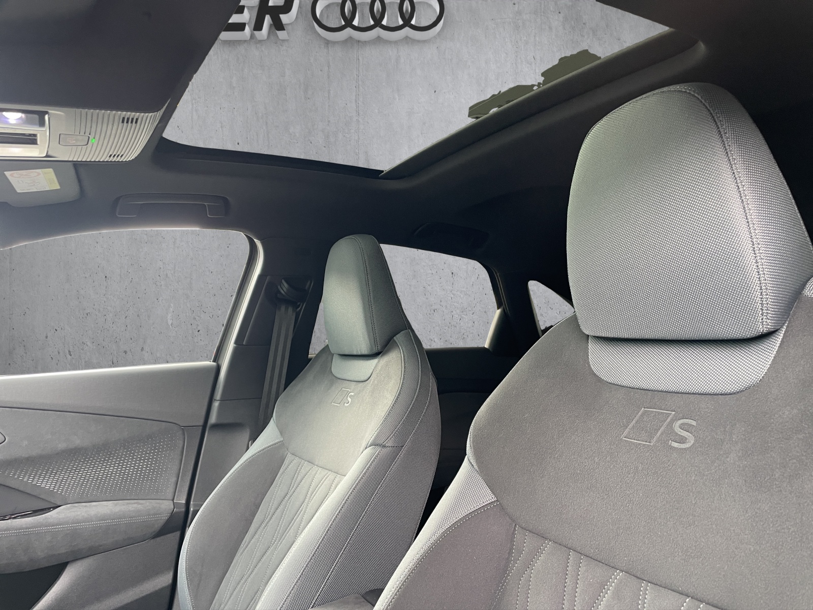 AUDI Q3 Sportback TFSI quattro 195 kW S tronic-image-16