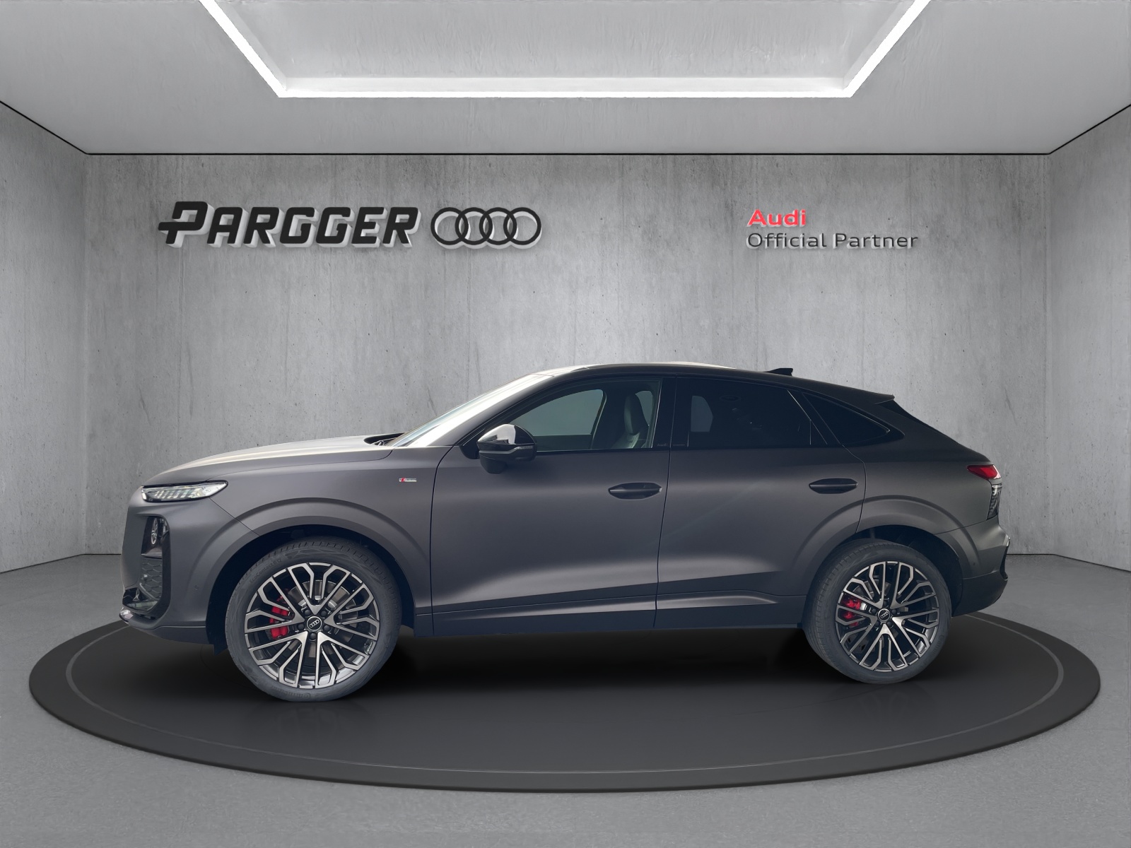 AUDI Q3 Sportback TFSI quattro 195 kW S tronic-image-2