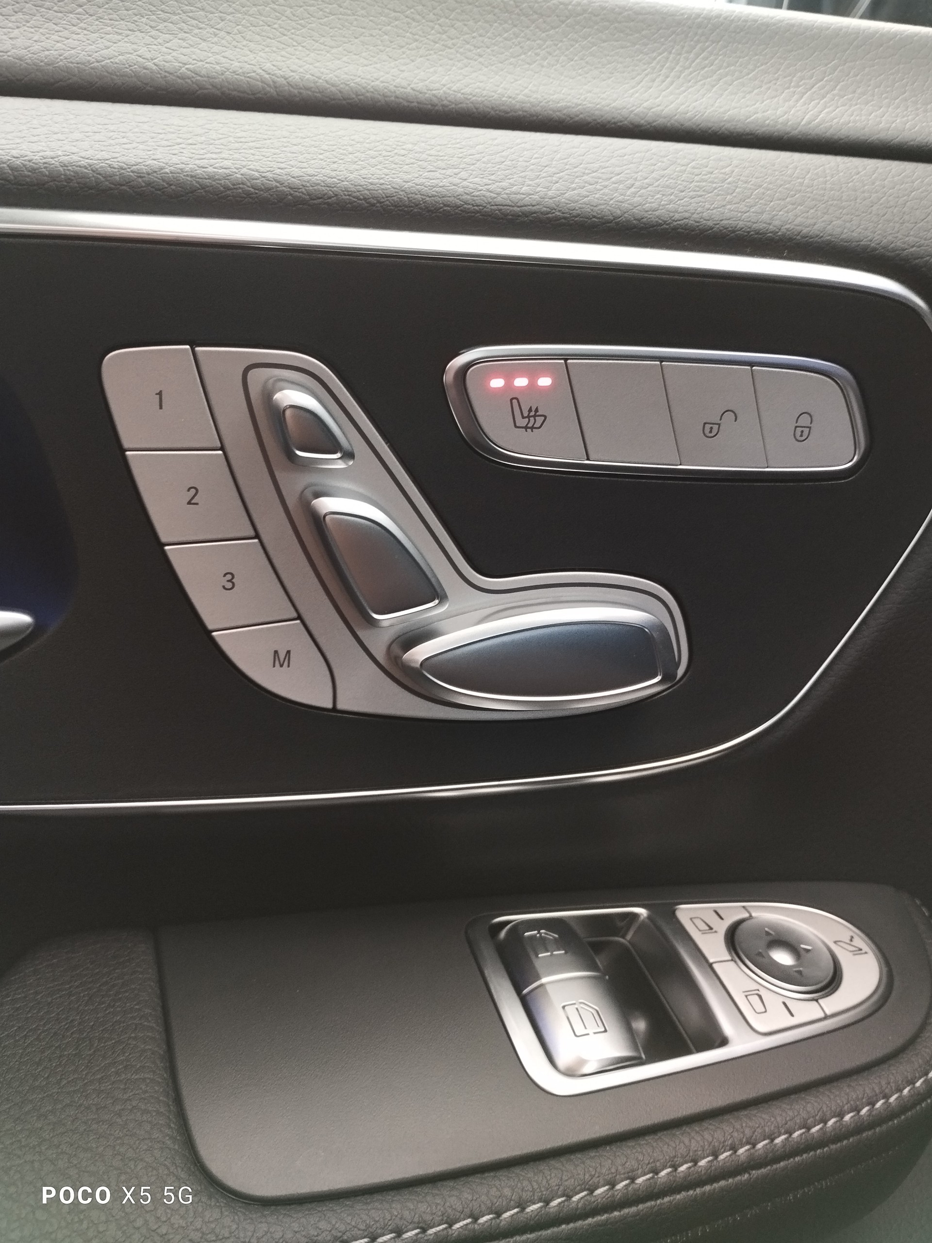 MERCEDES-BENZ V 300 d 4MATIC AVANTGARDE 3430mm E-image-6