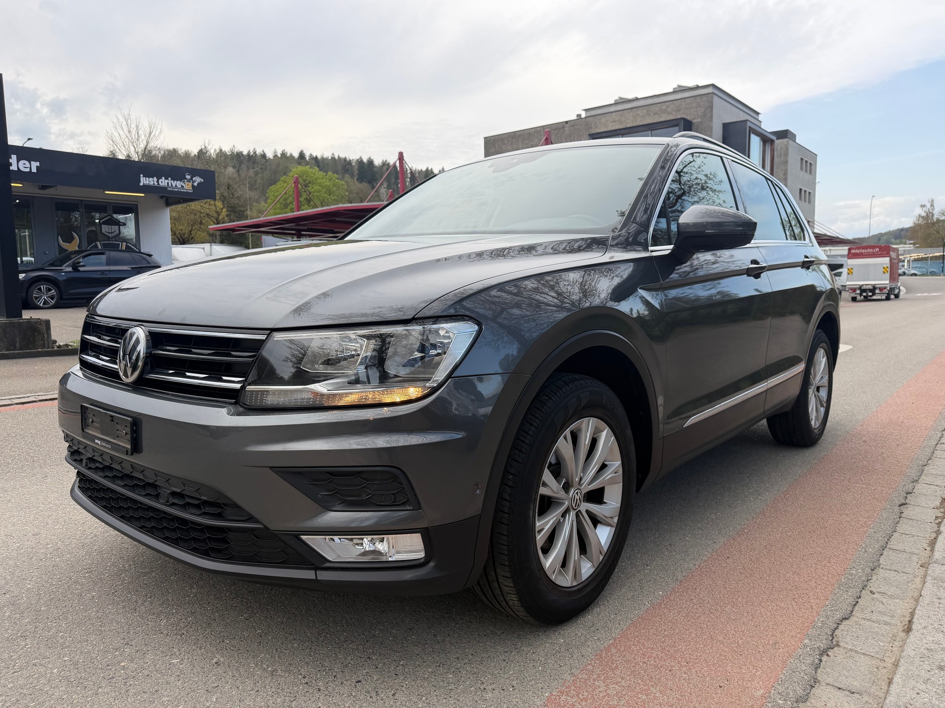 VW Tiguan 2.0 TDI BlueMotion Trend&Fun 4Motion DSG-image-2