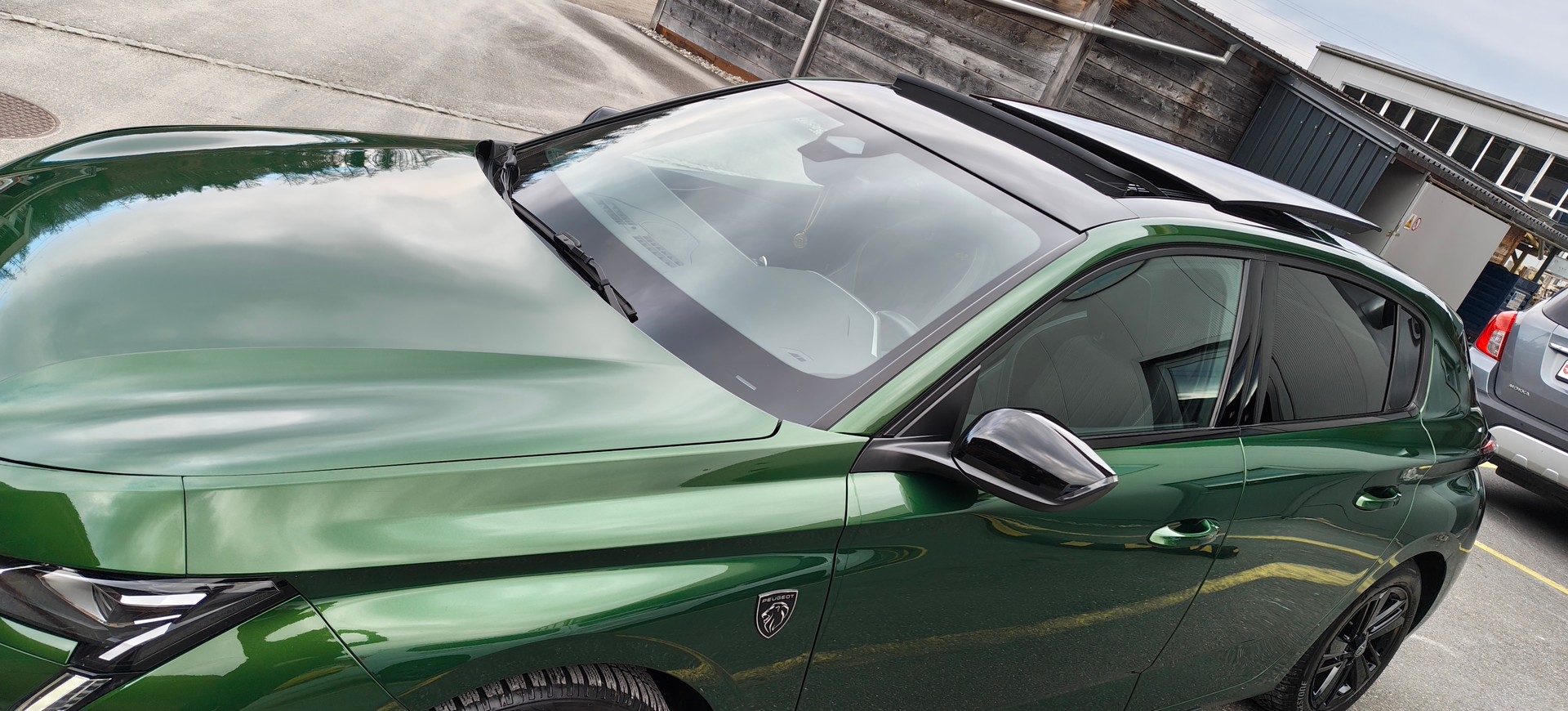 PEUGEOT 308 1.2 Pure Tech GT EAT8-image-6