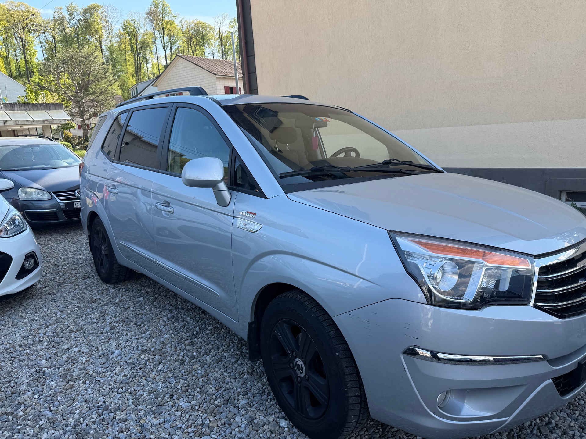 KGM-SsangYong Rodius SV200 e-XDi Sapphire 4WD E-Tronic-image-1
