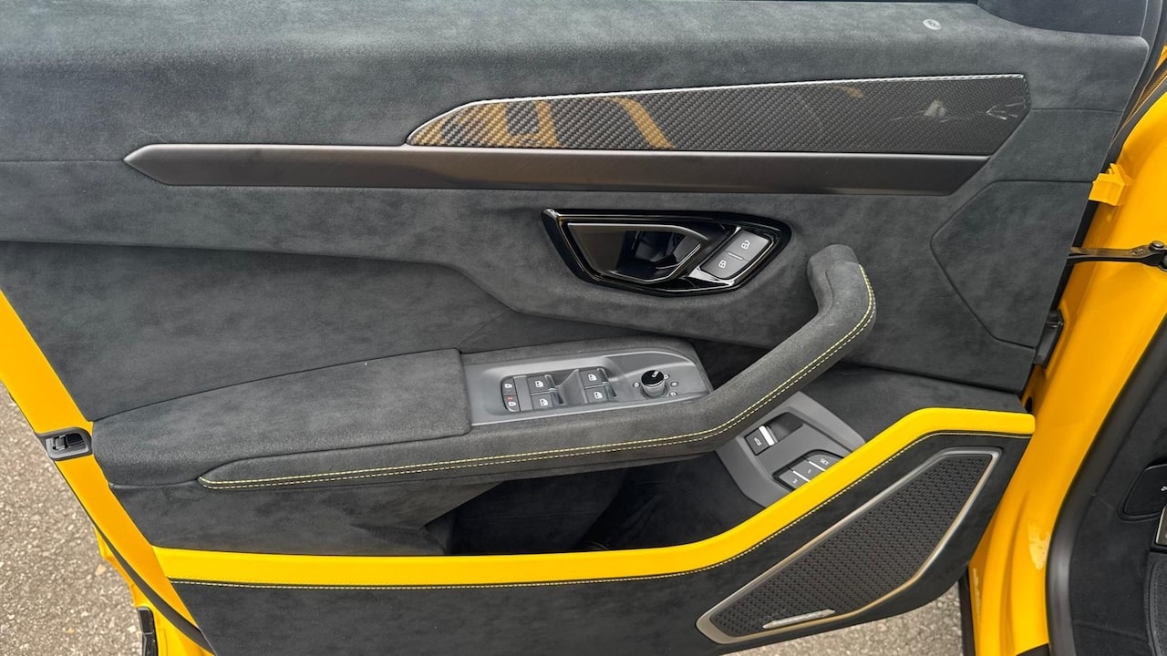 LAMBORGHINI Urus Performante-image-24