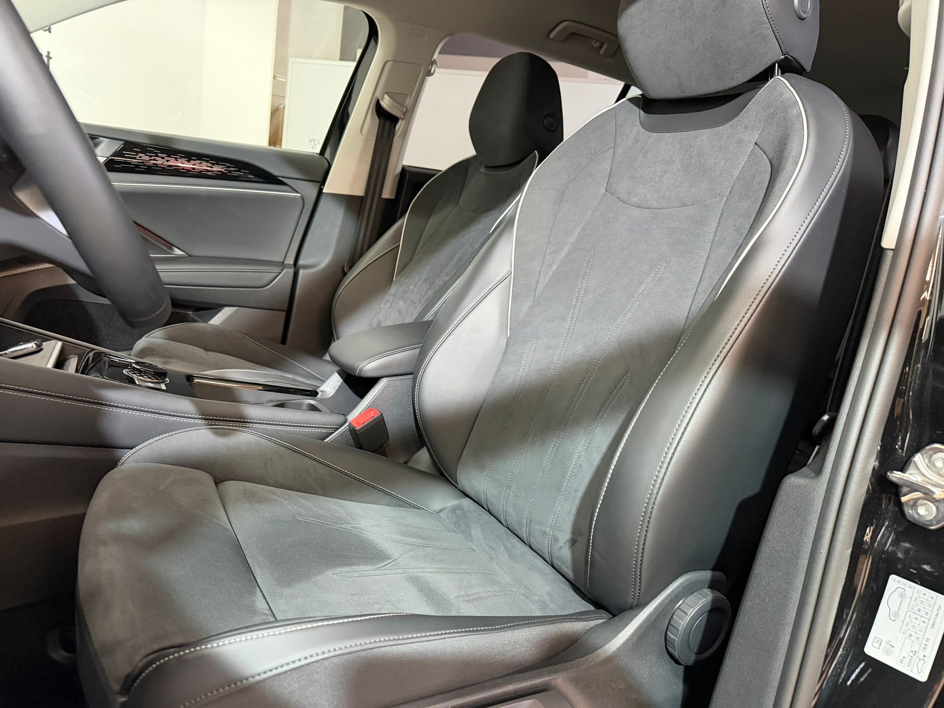VW Tayron 2.0 TSI Elegance DSG 4Motion-image-9