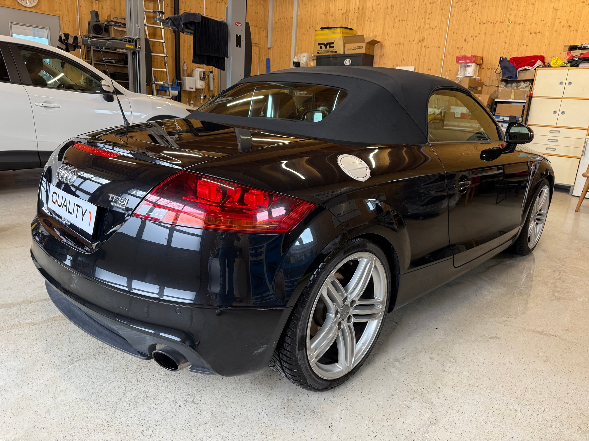 AUDI TT Roadster 2.0 TFSI quattro S-tronic-showroom-element-3