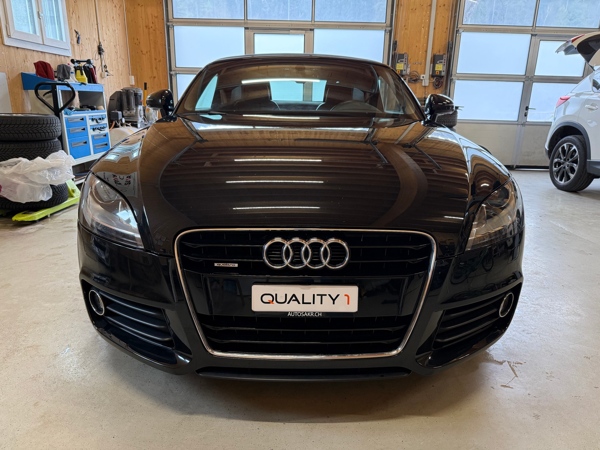 AUDI TT Roadster 2.0 TFSI quattro S-tronic-showroom-element-1