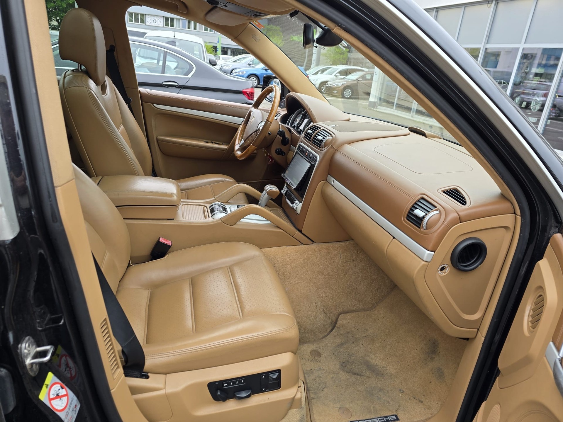 PORSCHE Cayenne S-image-12