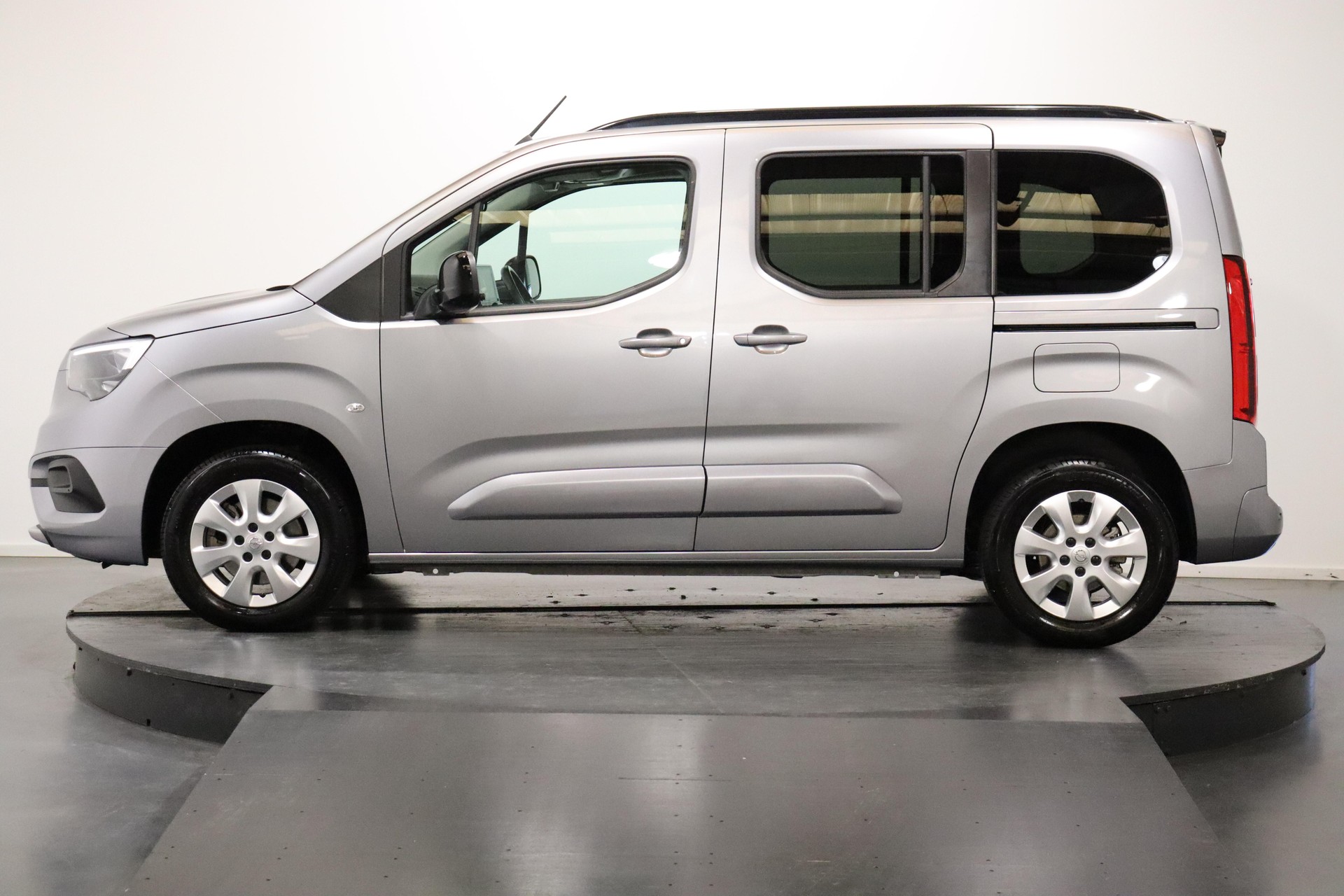 OPEL Combo Life 1.5 D Ultimate S/S-image-1