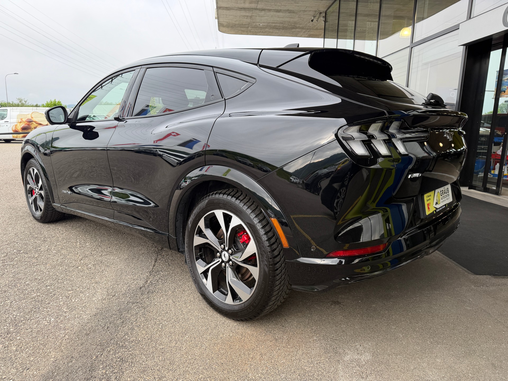 FORD Mustang MACH-E Premium AWD 88 kWh-image-3