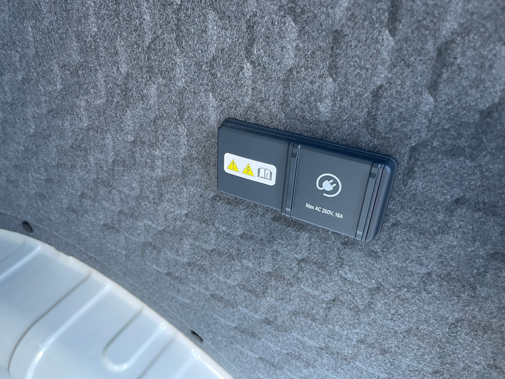 KIA PV5 Cargo 71.2 kWh Elite, mit Wärmepumpe-image-13