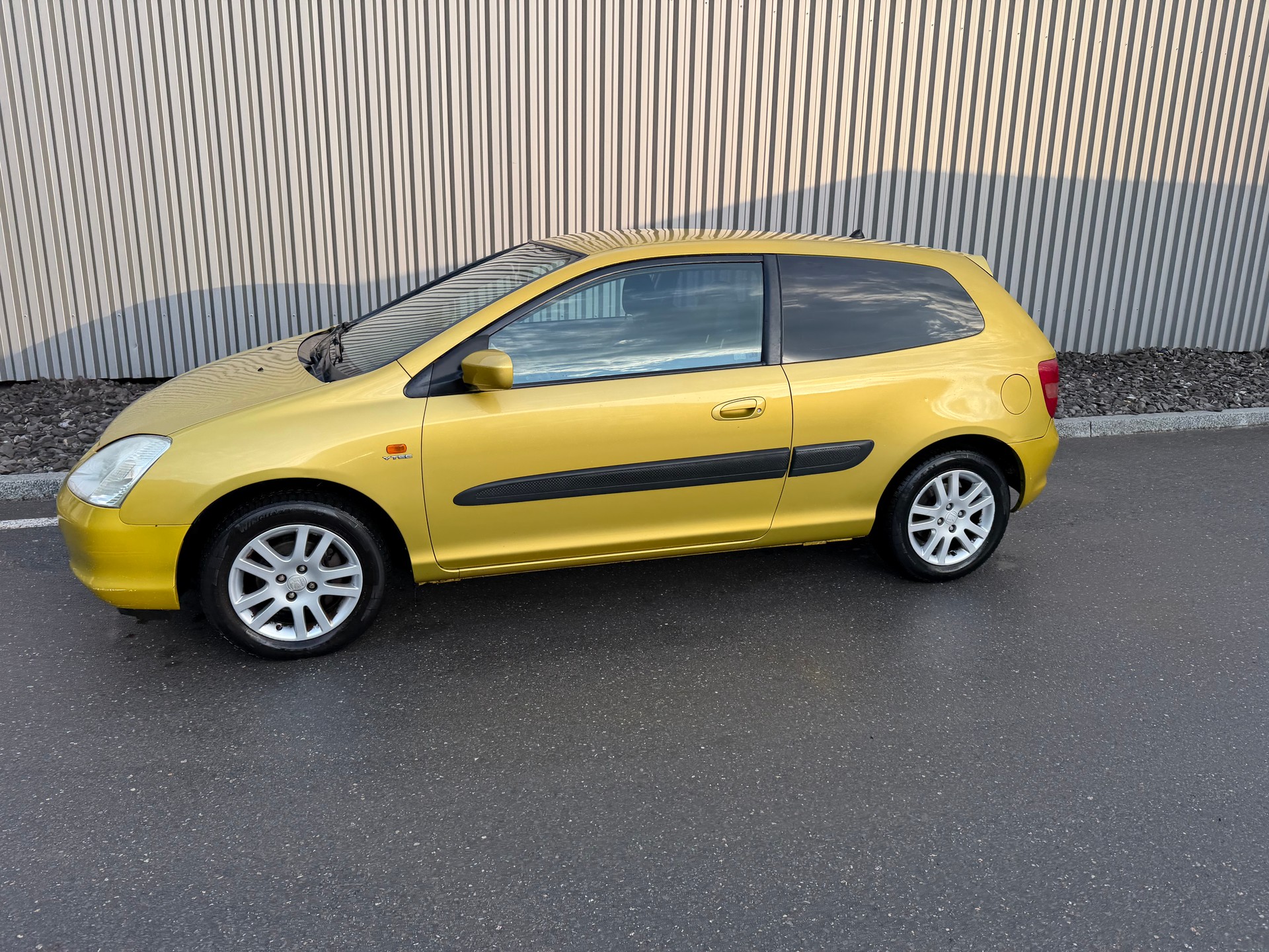 HONDA Civic 1.6i ES-showroom-element-1
