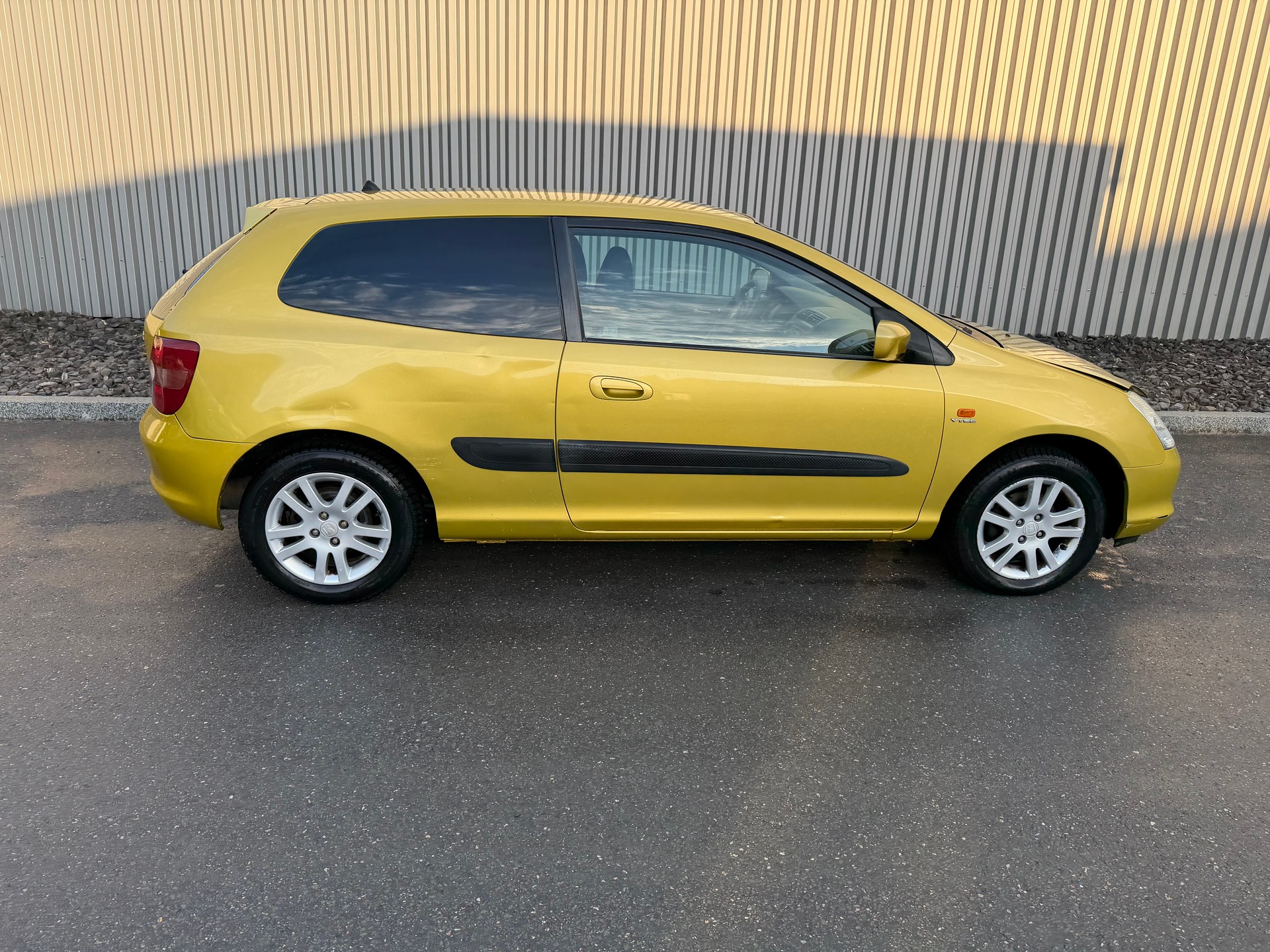 HONDA Civic 1.6i ES-image-8