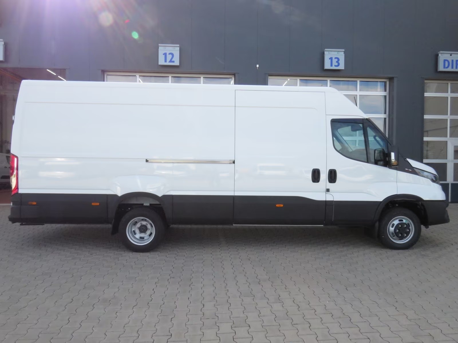 IVECO 50 C 18H-image-4