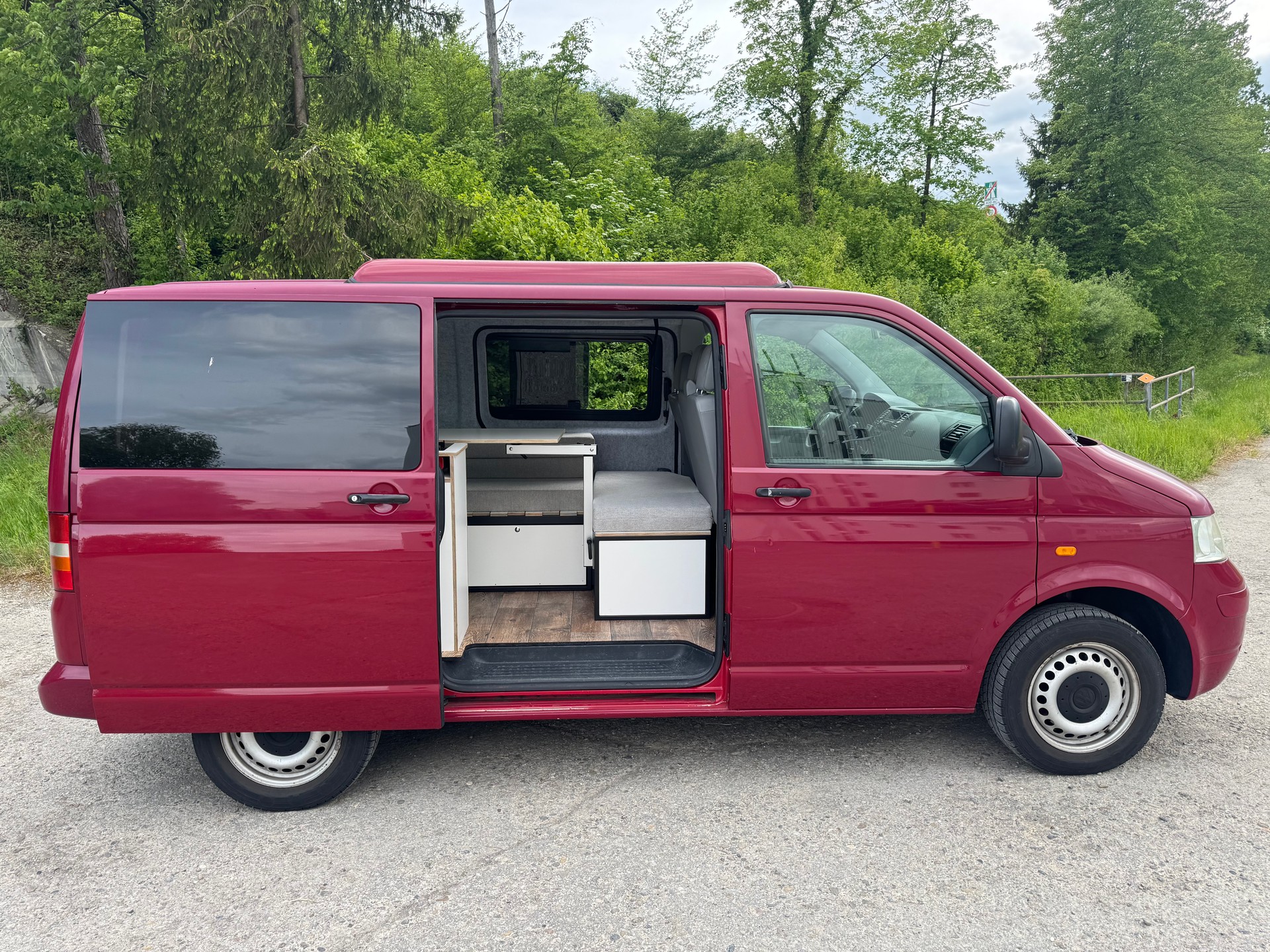 VW T5 Saranda Beach