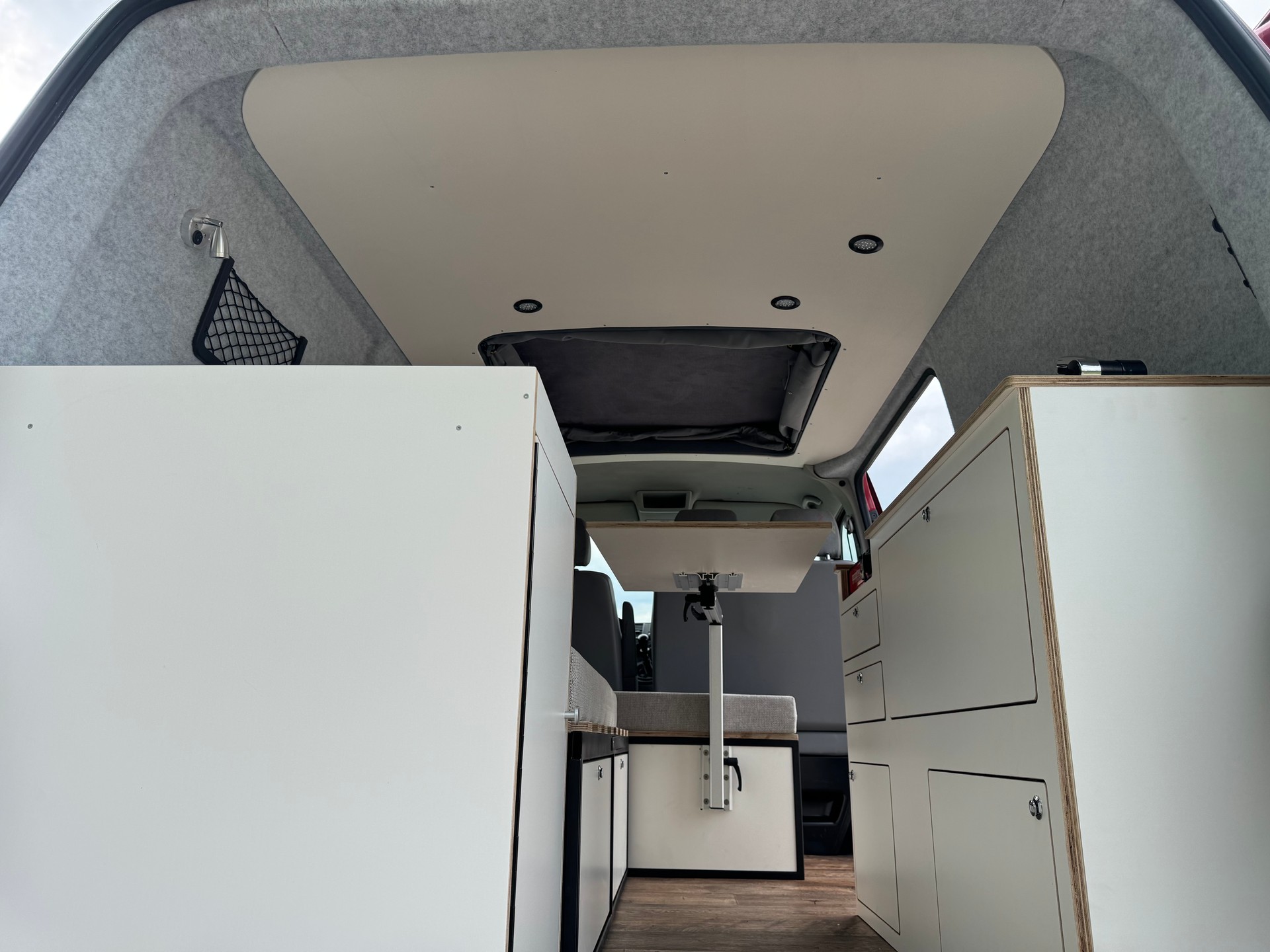 VW T5 Saranda Beach-image-4