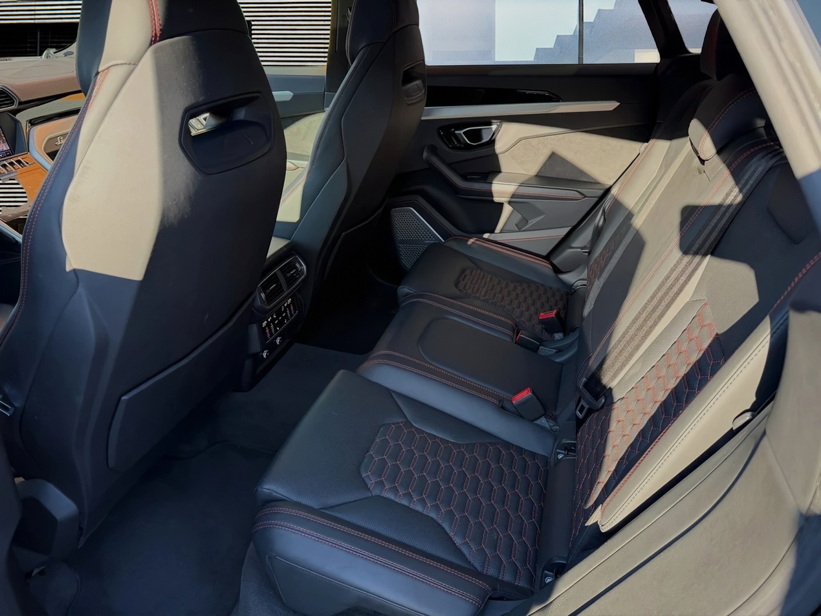 LAMBORGHINI Urus 4.0-image-7