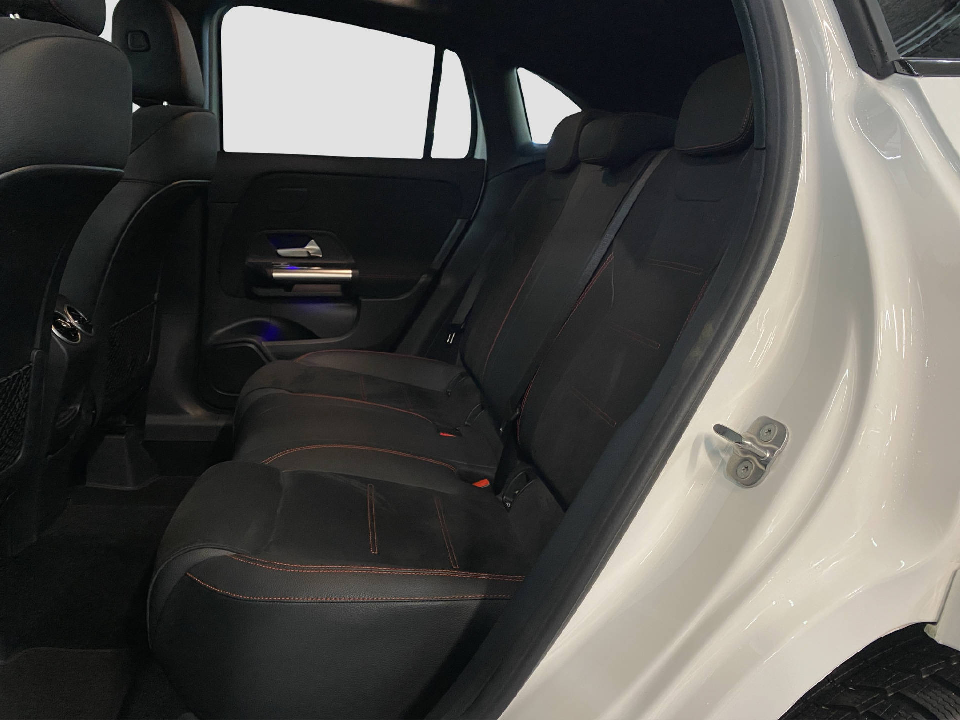 MERCEDES-BENZ GLA 250 e EQ Star AMG Line-image-13