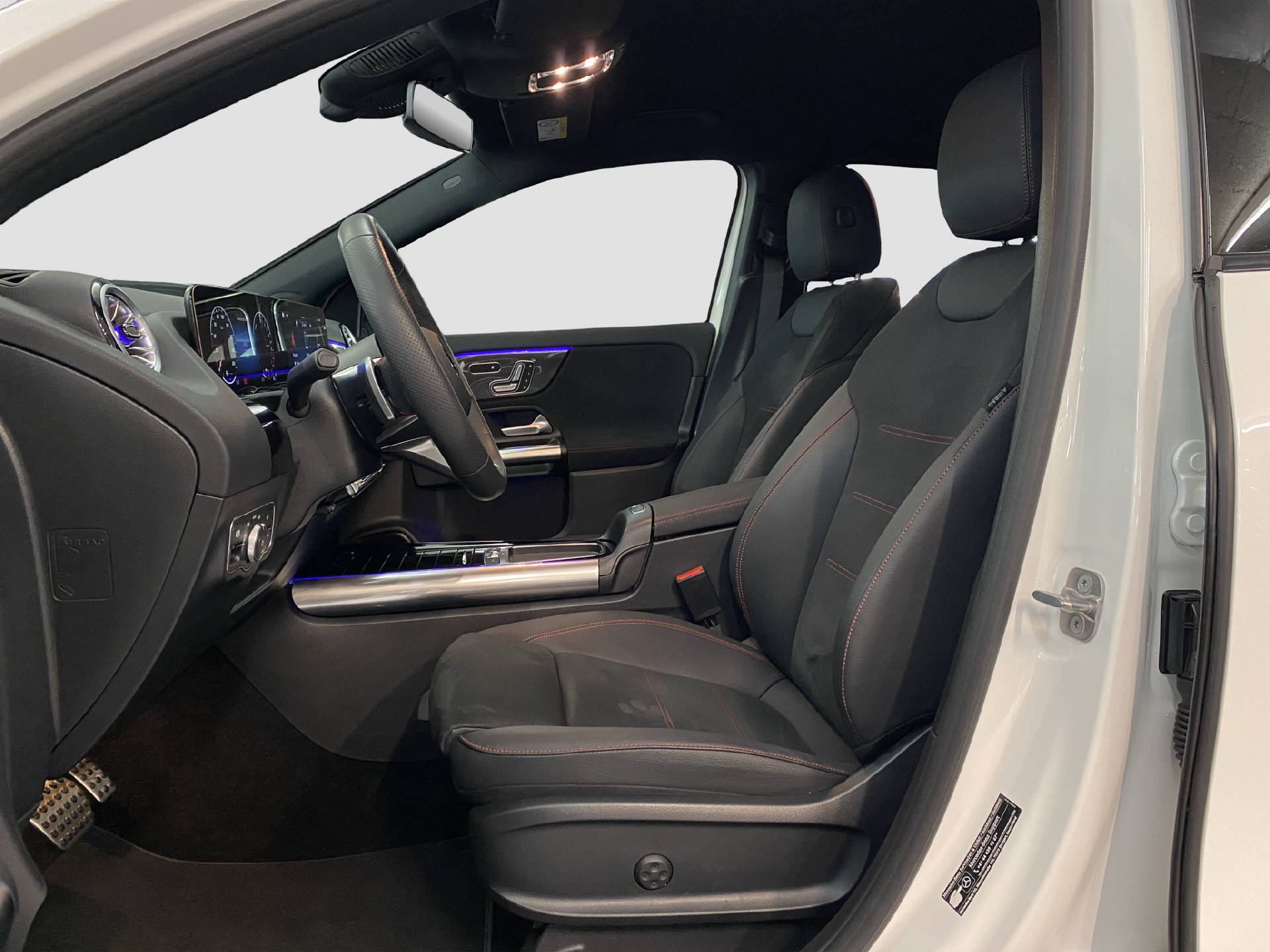 MERCEDES-BENZ GLA 250 e EQ Star AMG Line-image-7
