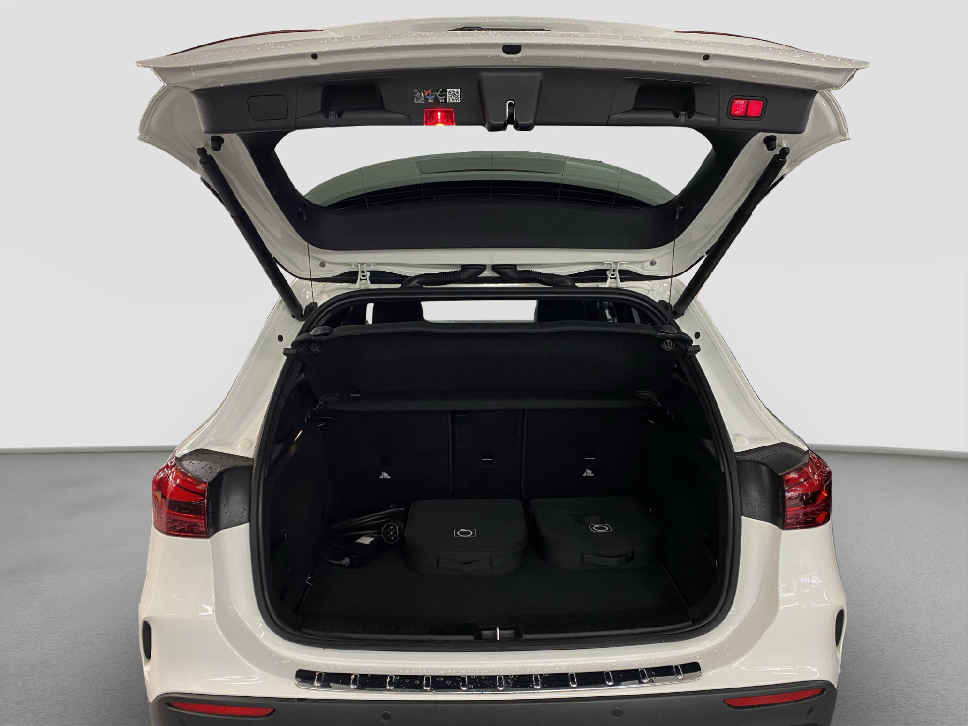 MERCEDES-BENZ GLA 250 e EQ Star AMG Line-image-14